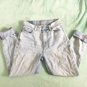 american eagle mom jeans